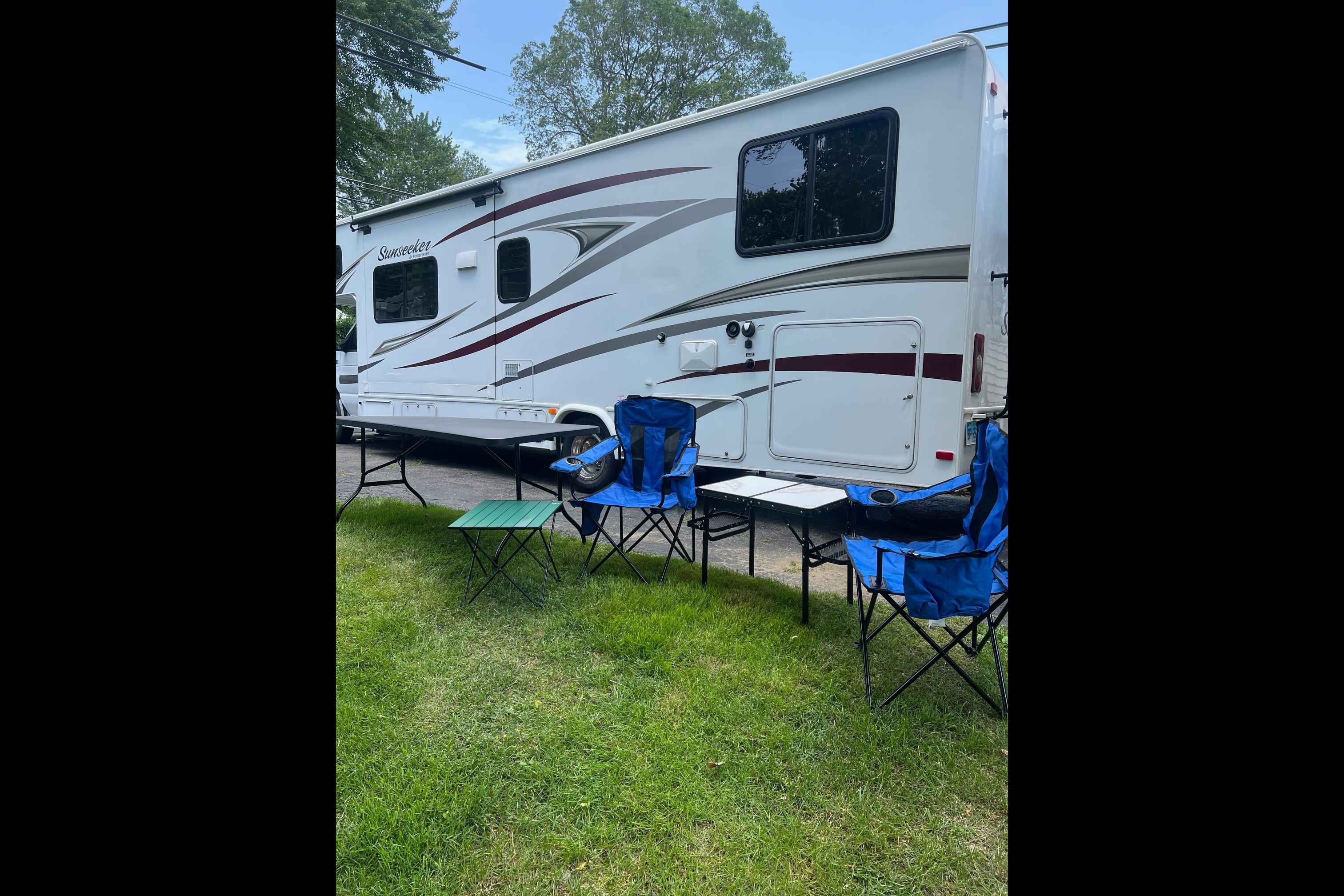 CT RV Adventures Forest River Sunseeker 3170DSF Class C