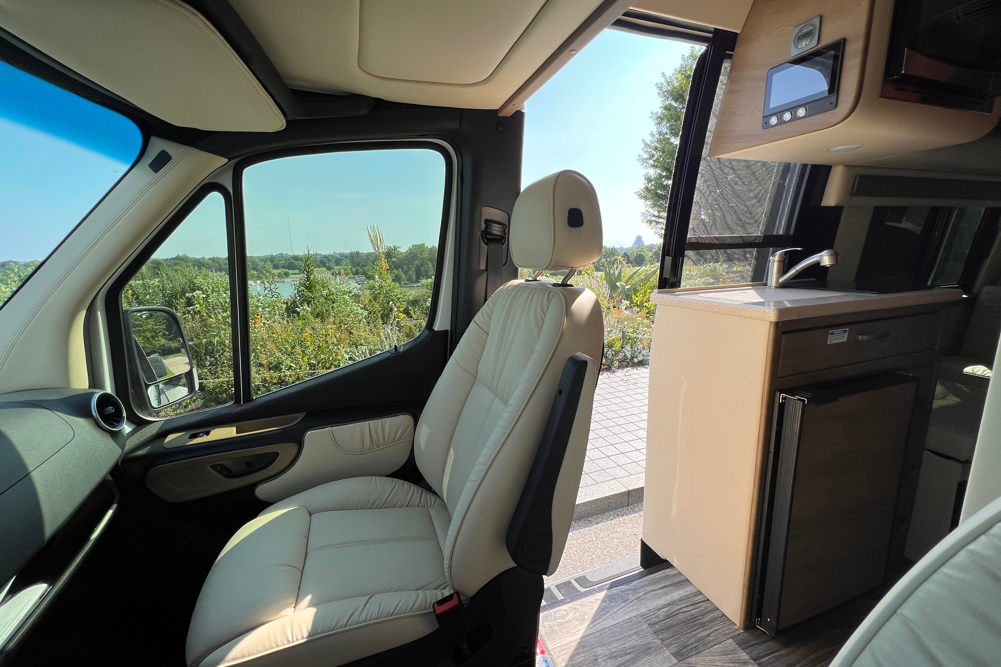 Glamping on Wheels - 2021 MB Luxury 20ft Sprinter