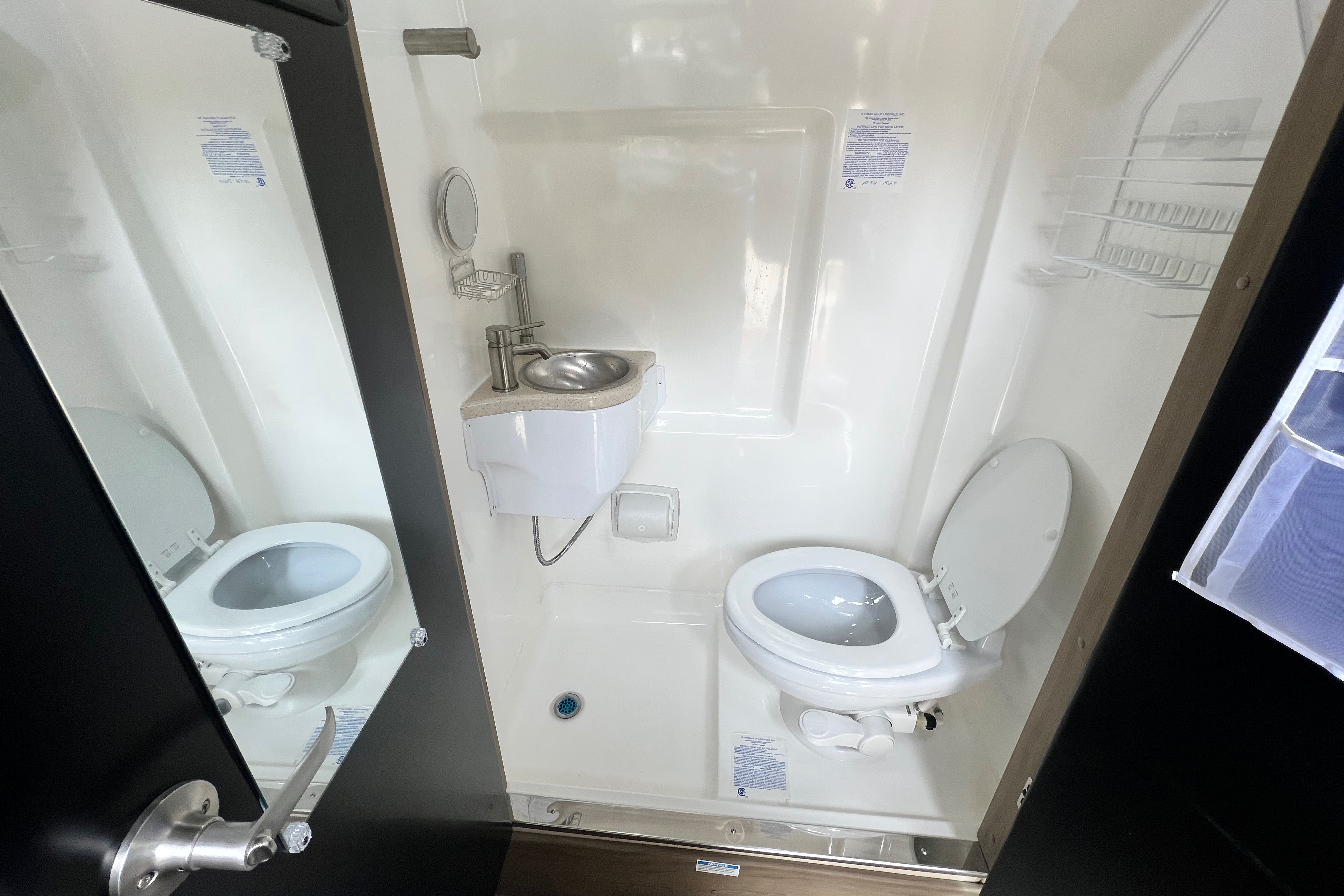 Glamping on Wheels - 2021 MB Luxury 20ft Sprinter