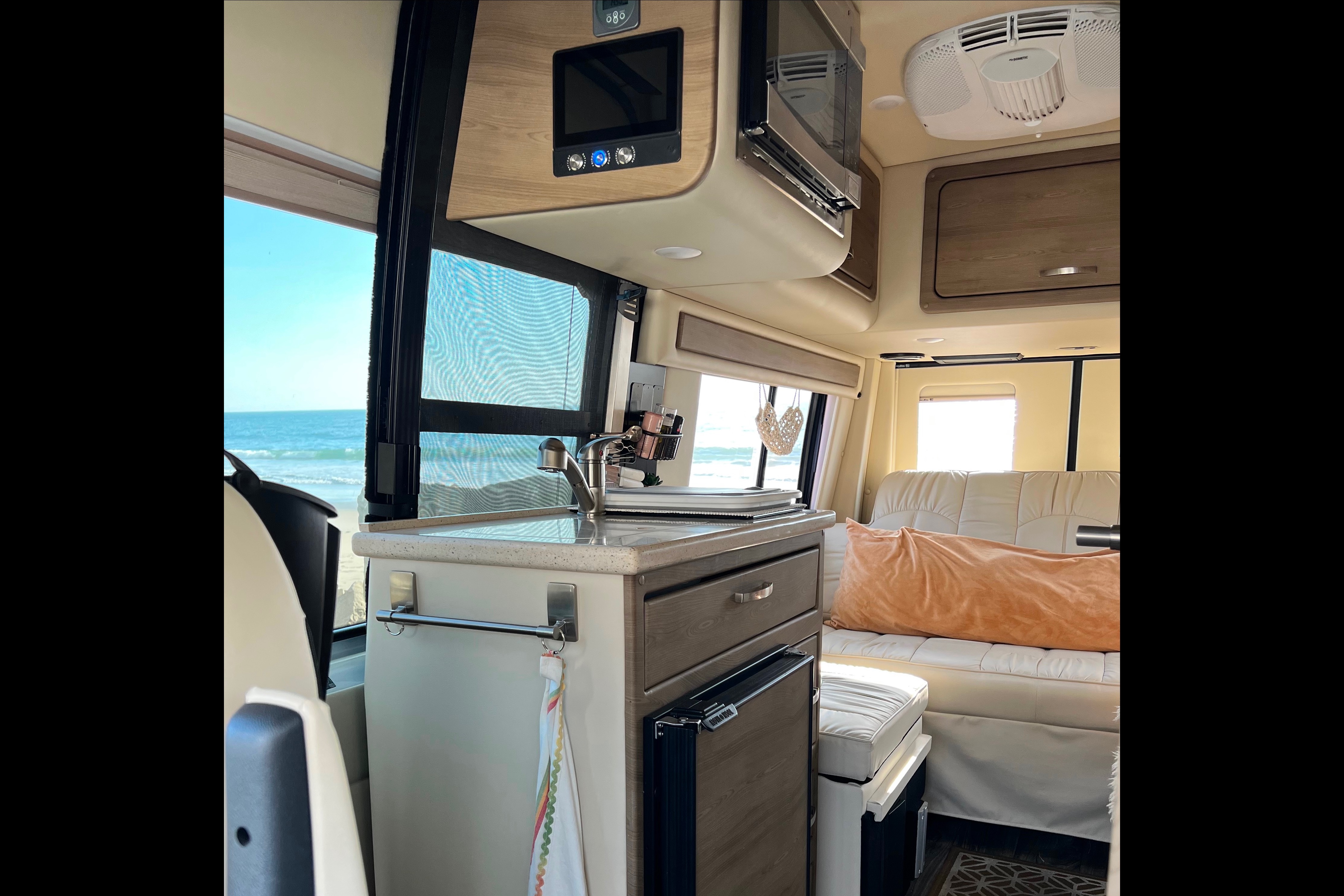 Glamping on Wheels - 2021 MB Luxury 20ft Sprinter