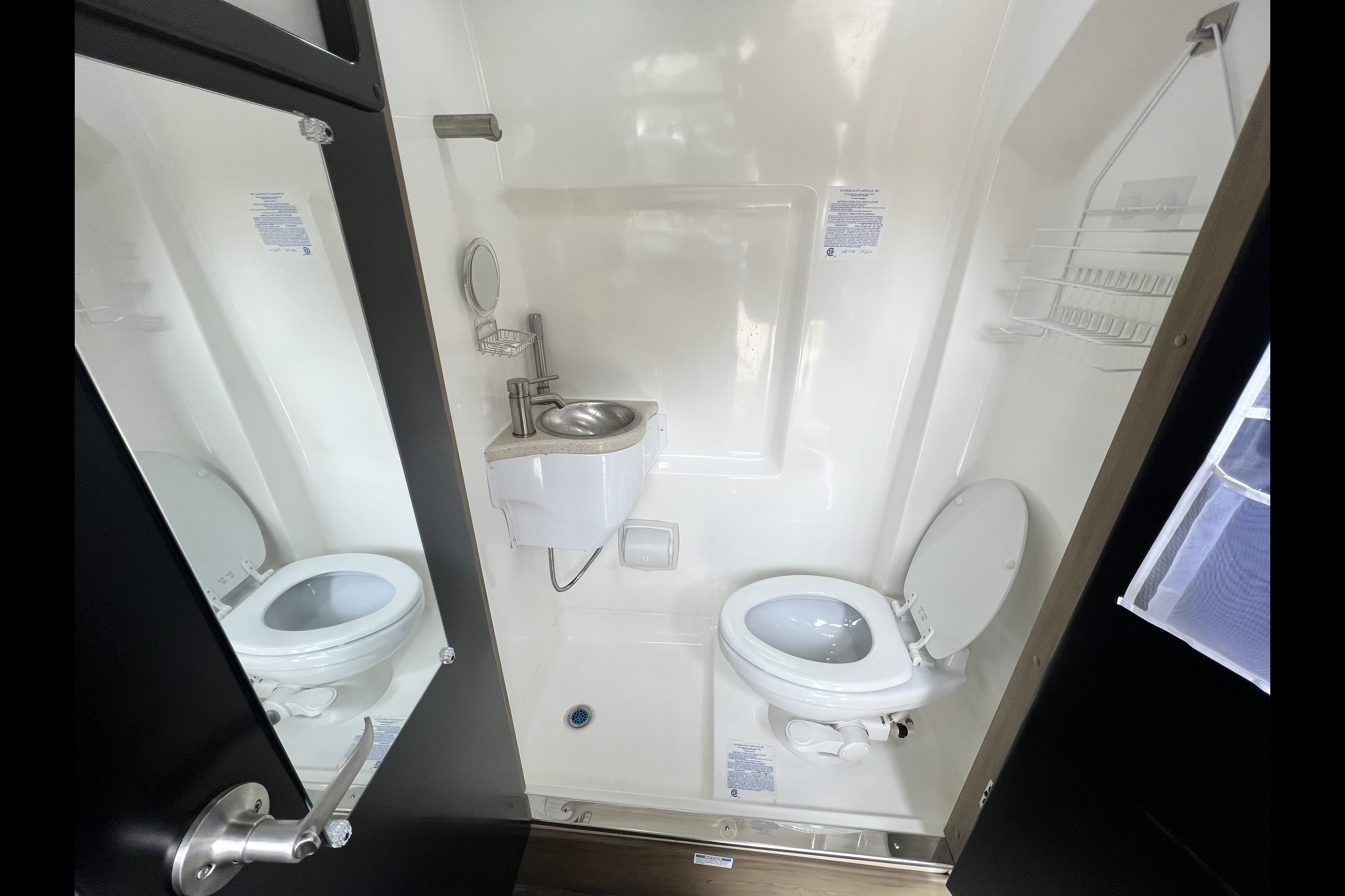 Glamping on Wheels - 2021 MB Luxury 20ft Sprinter