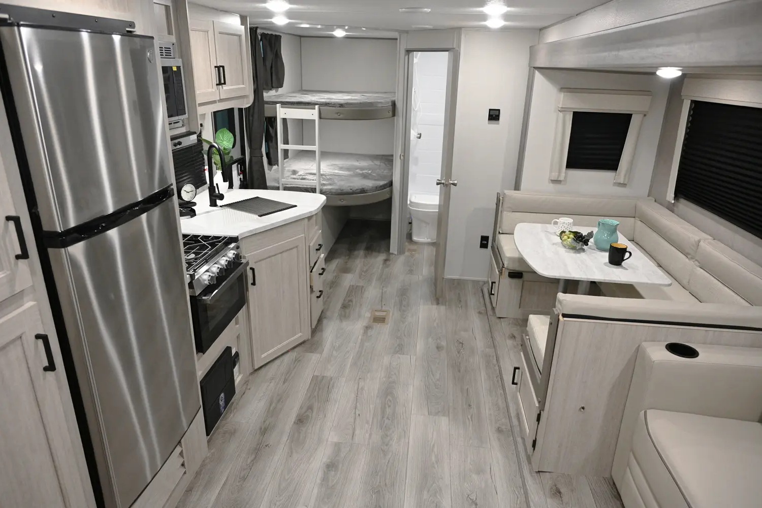 2025 BRAND NEW! Coachmen Catalina Legacy 263BHSCK