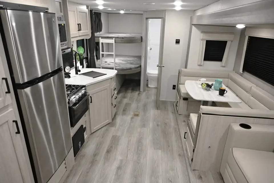 2025 BRAND NEW! Coachmen Catalina Legacy 263BHSCK