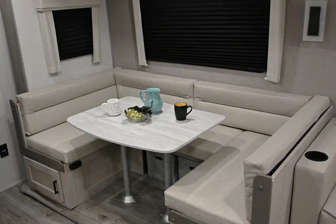 2025 BRAND NEW! Coachmen Catalina Legacy 263BHSCK