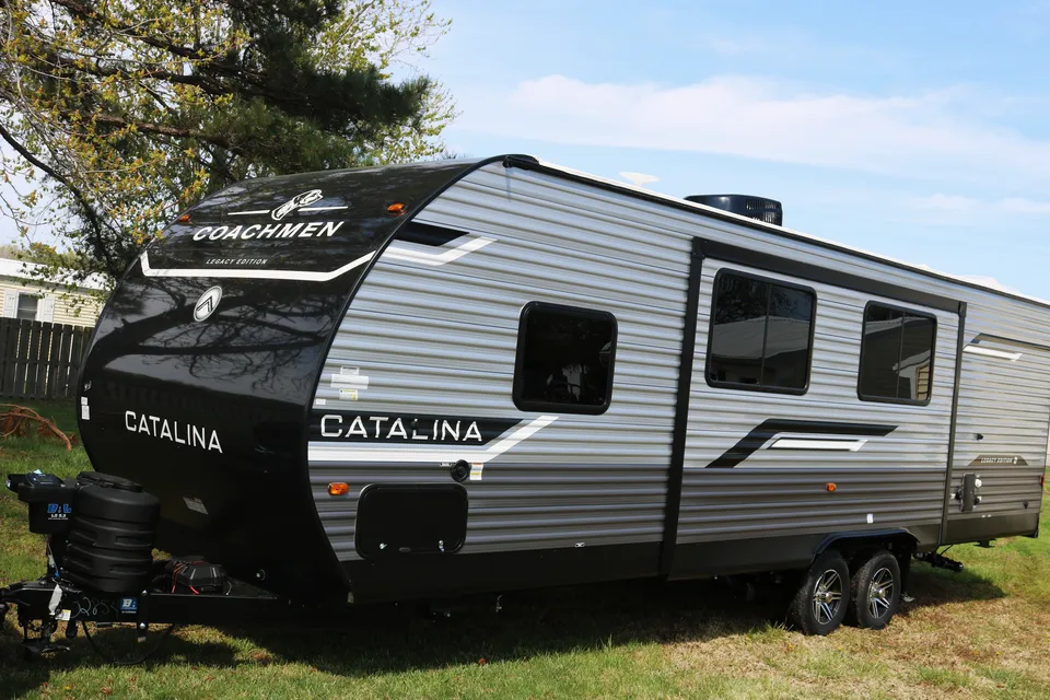 2025 BRAND NEW! Coachmen Catalina Legacy 263BHSCK