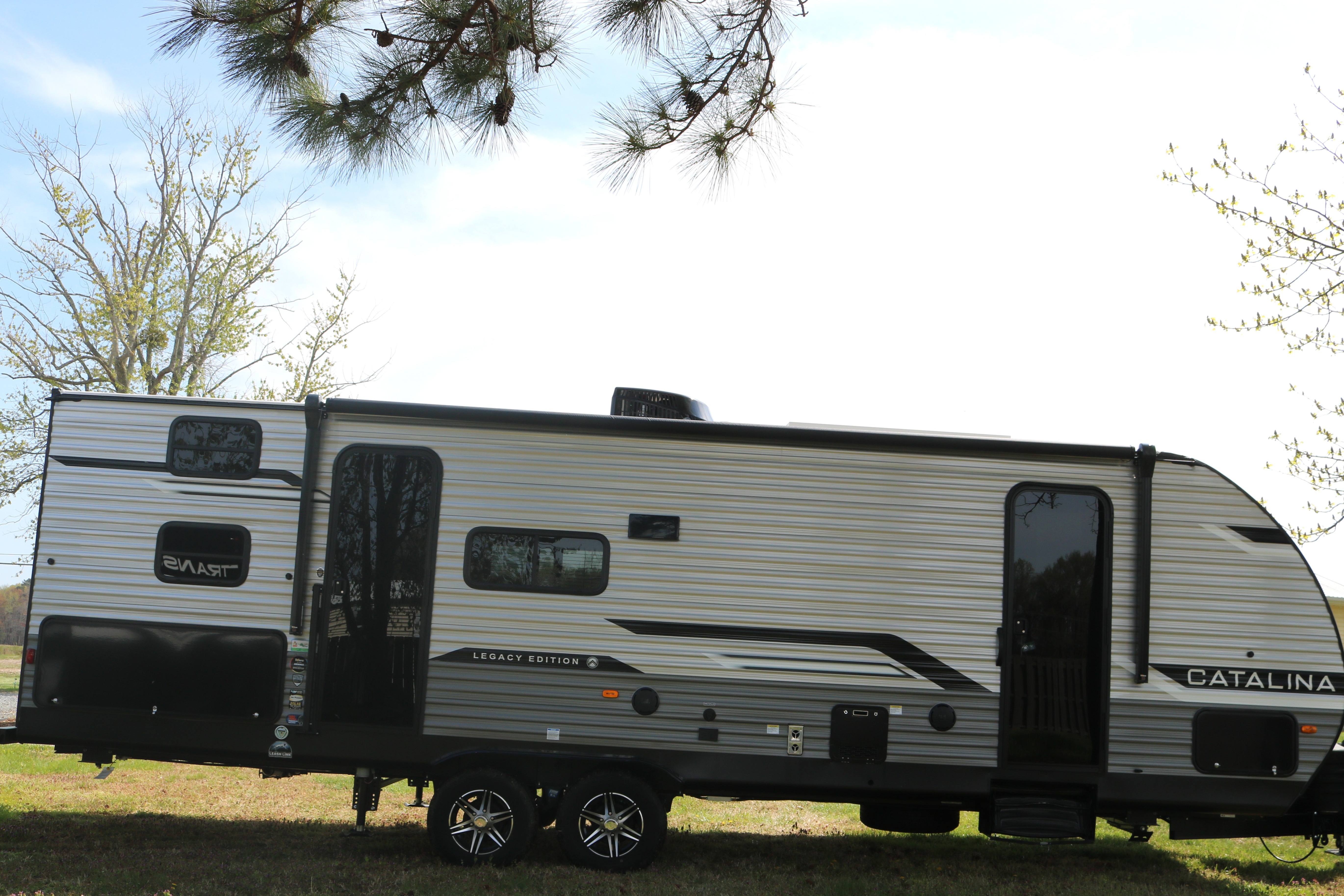 2025 BRAND NEW! Coachmen Catalina Legacy 263BHSCK