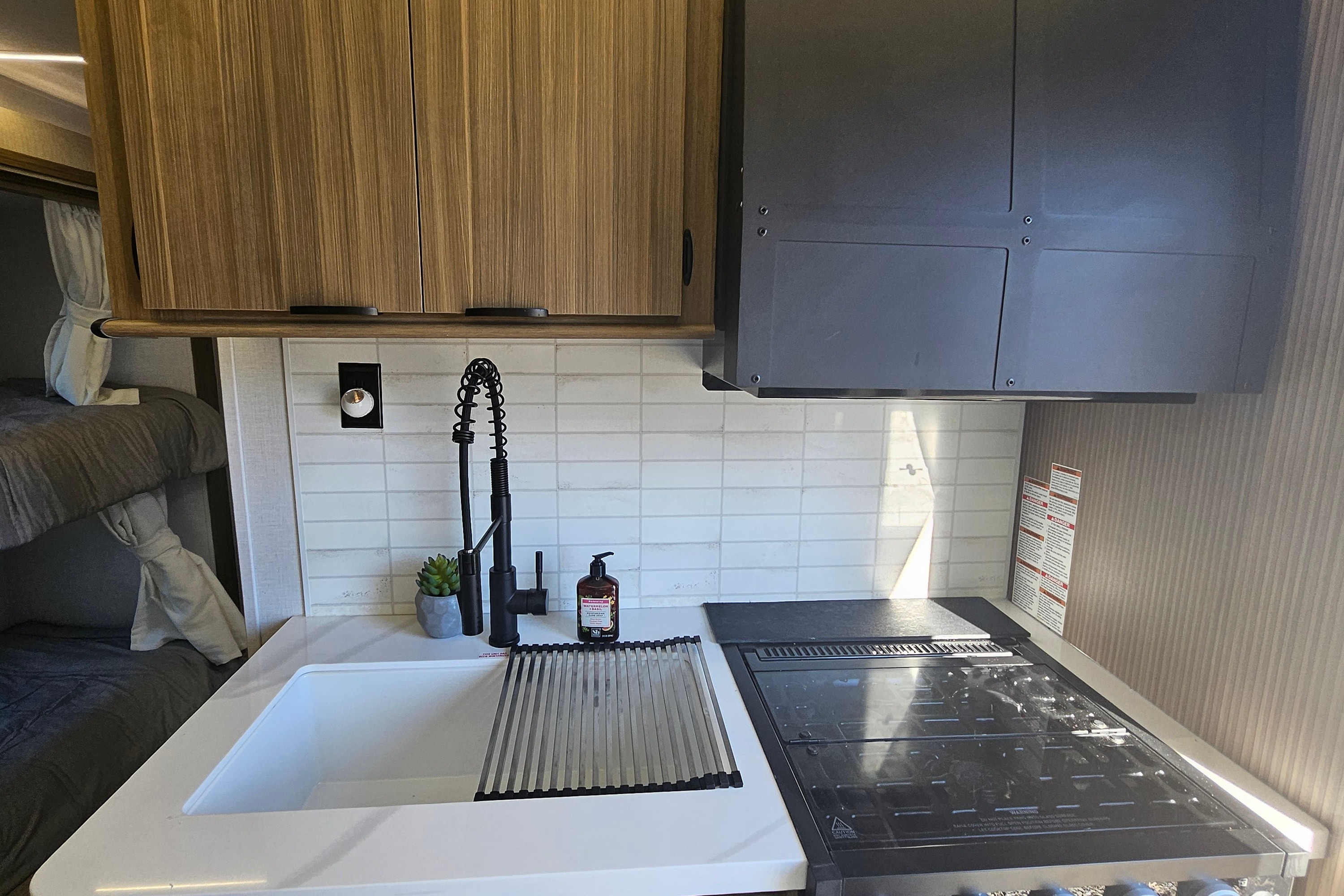 Amazing Patio with Outdoor Kitchen!!