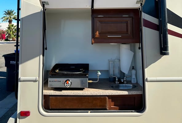 Outdoor Kitchen! Georgetown Class A