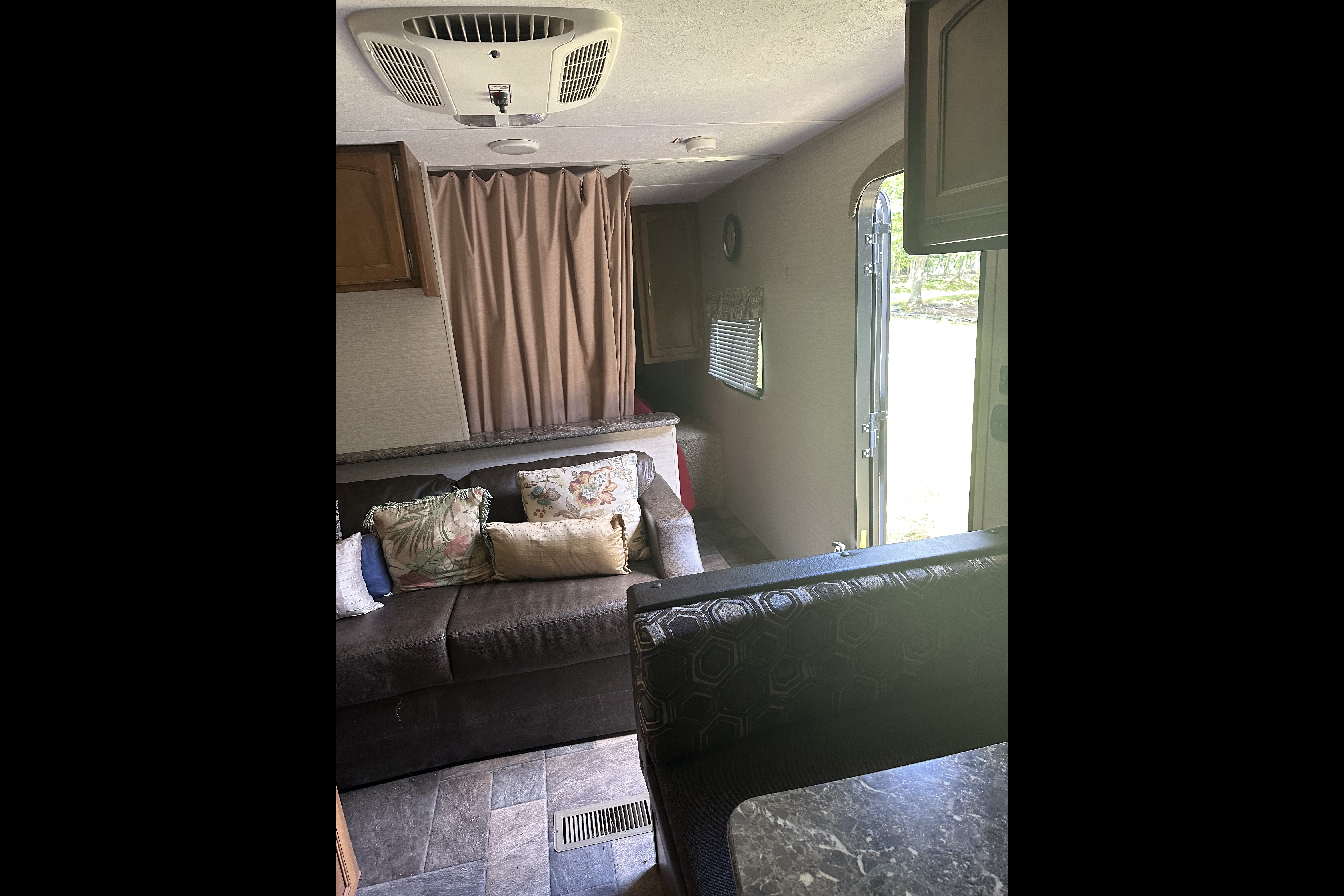 Vivian's Keystone 2016 Travel Trailer