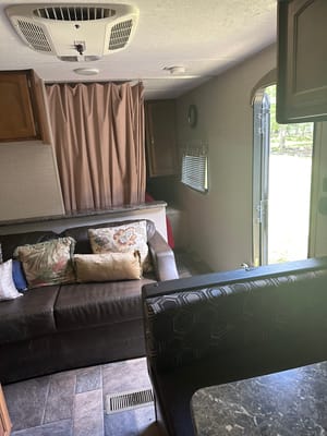 Vivian's Keystone 2016 Travel Trailer