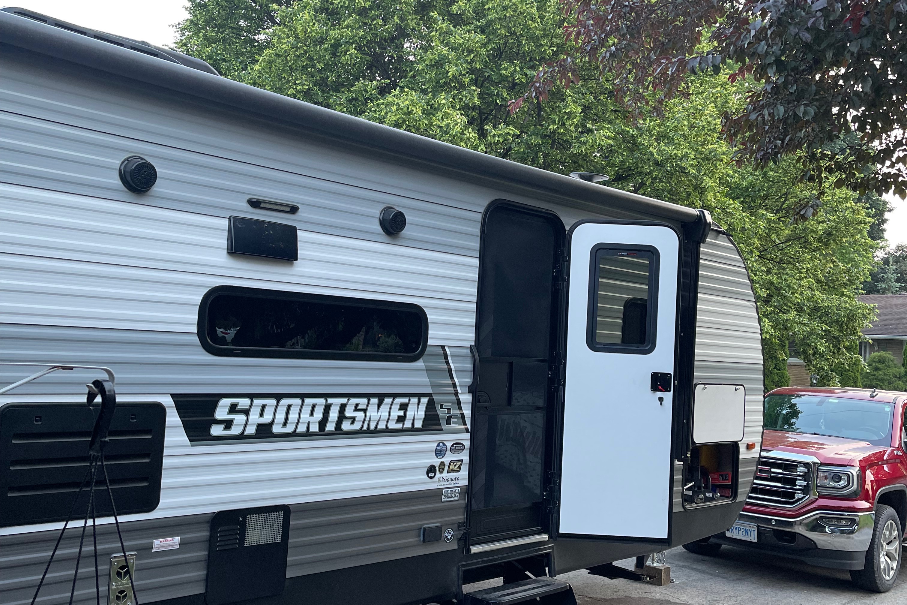 Sportsmen 30ft house on wheels