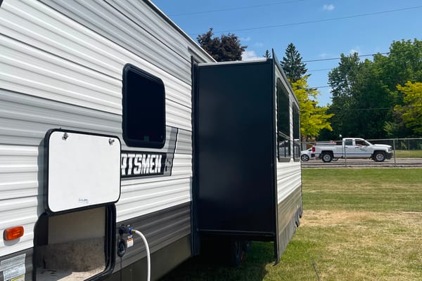 Sportsmen 30ft house on wheels