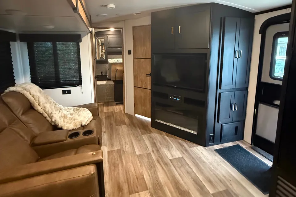 The Young's Trailer🏕️