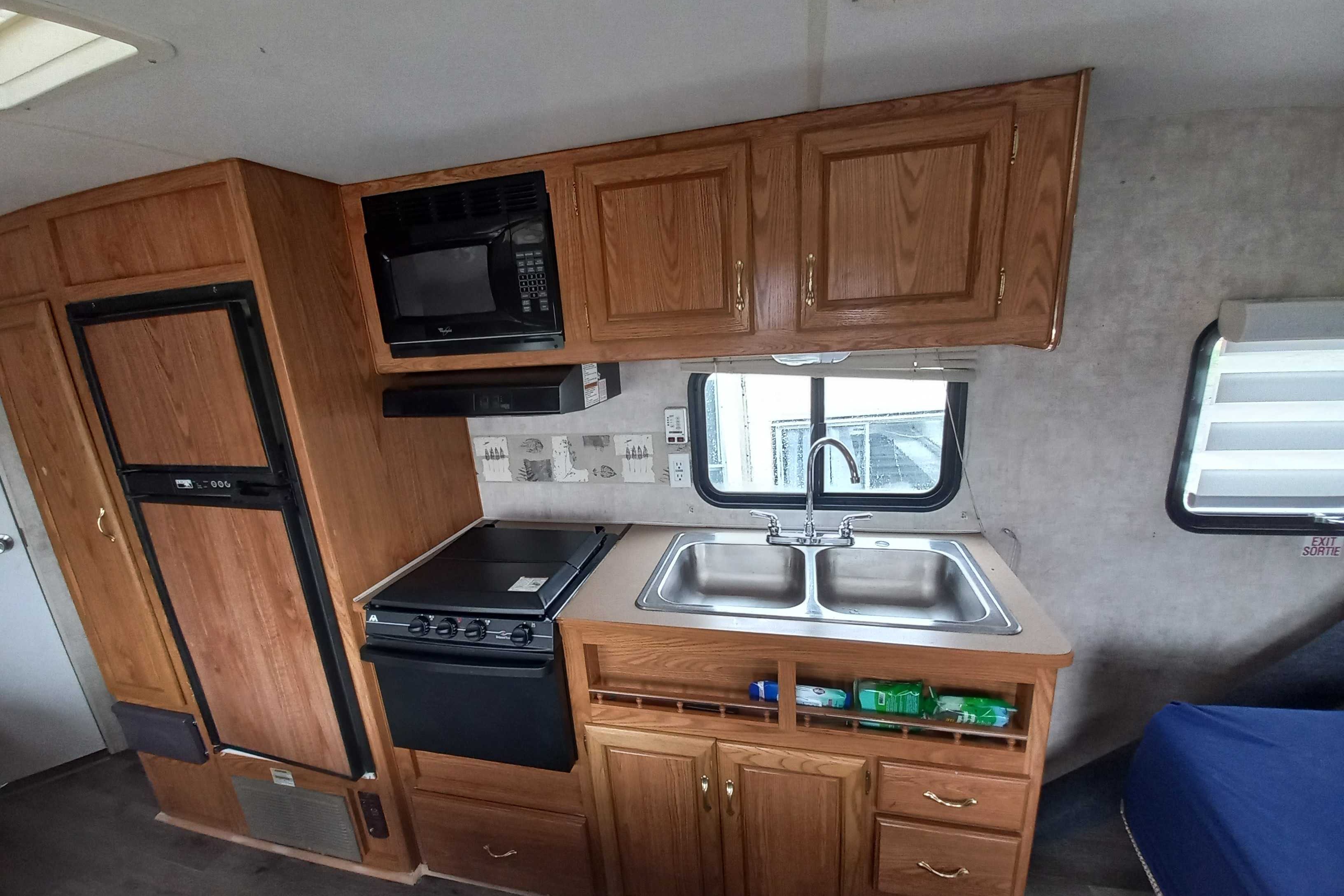 2005 Fleetwood Pioneer
