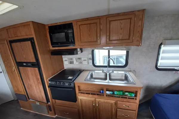 2005 Fleetwood Pioneer