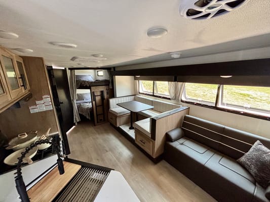 Rutherford’s Retreat ~ Forest River Black Label ~ Sleeps 8
