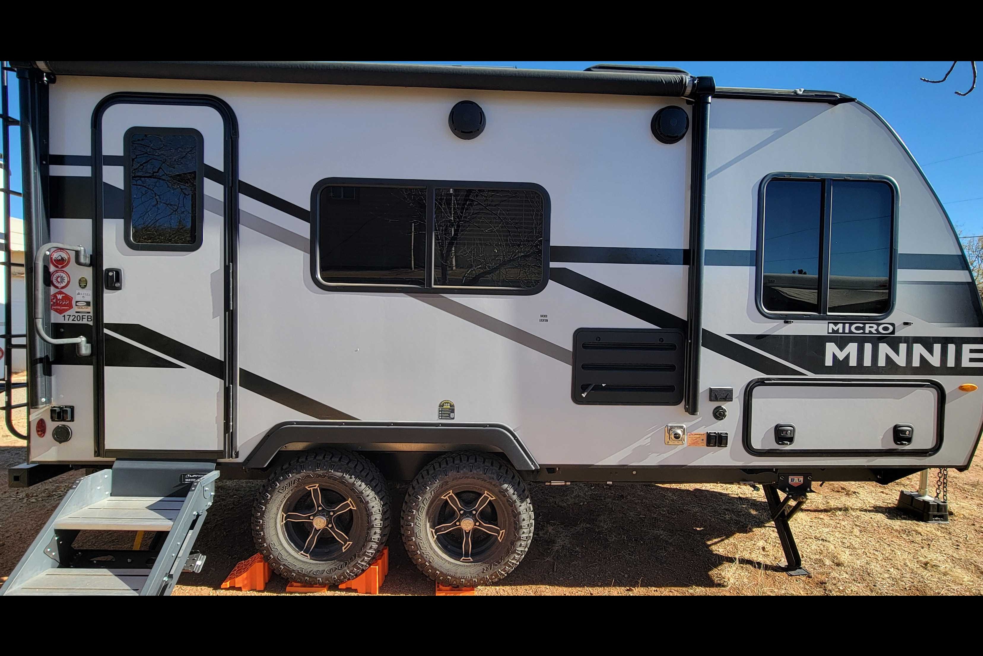Winnebago Micro Minnie Travel Trailer