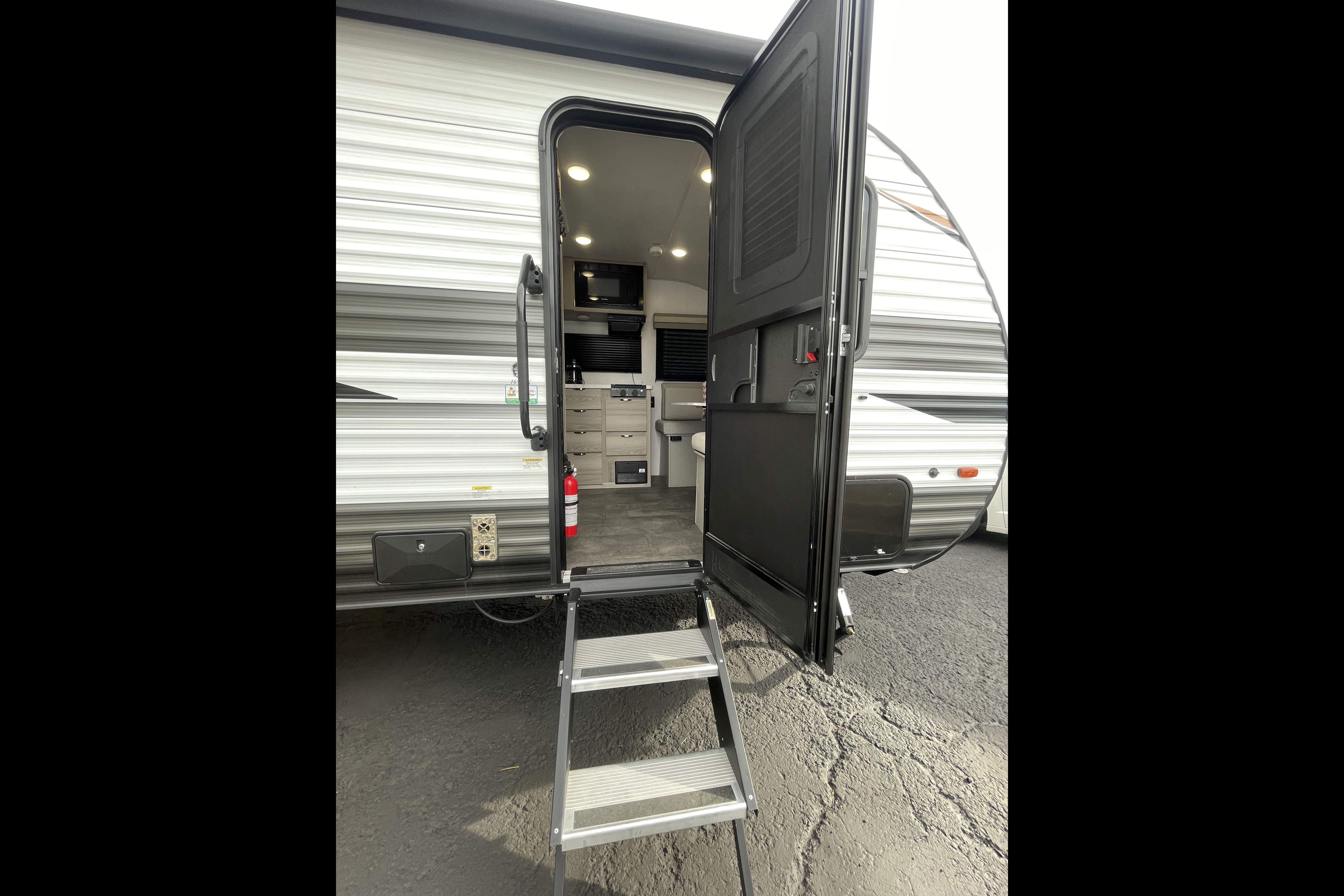 Beautiful Brand-New RV- Spacious, Comfortable, and Family-Ready! ✨