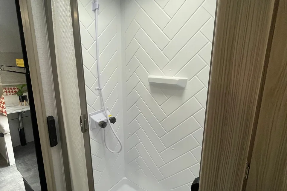 Beautiful Brand-New RV- Spacious, Comfortable, and Family-Ready! ✨