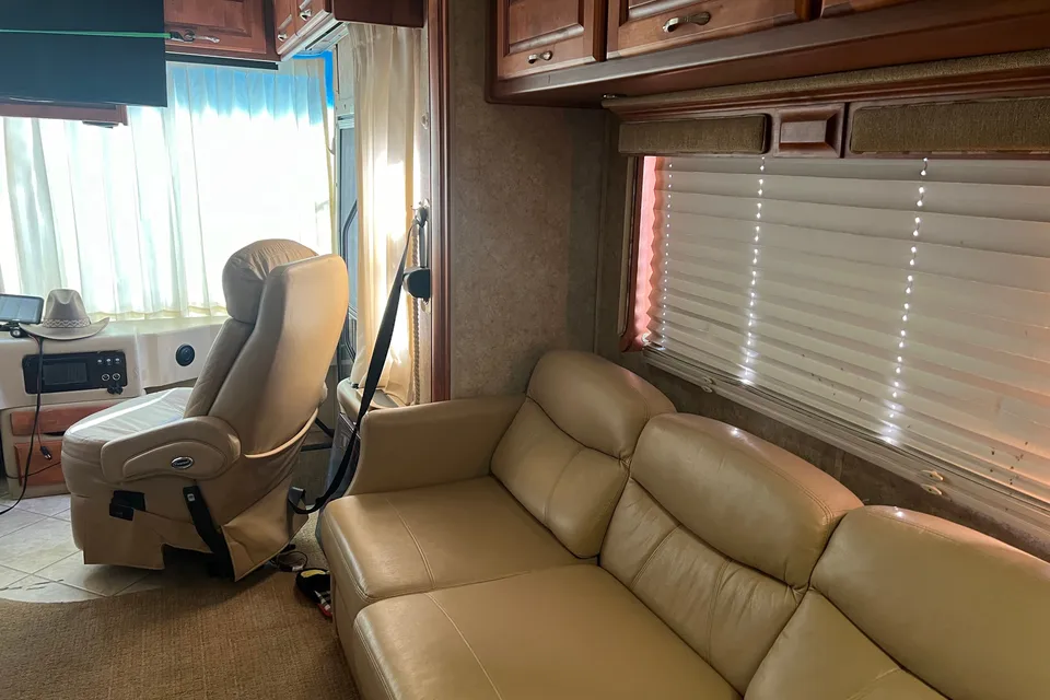 Cliff's Holiday Rambler Monaco Class A