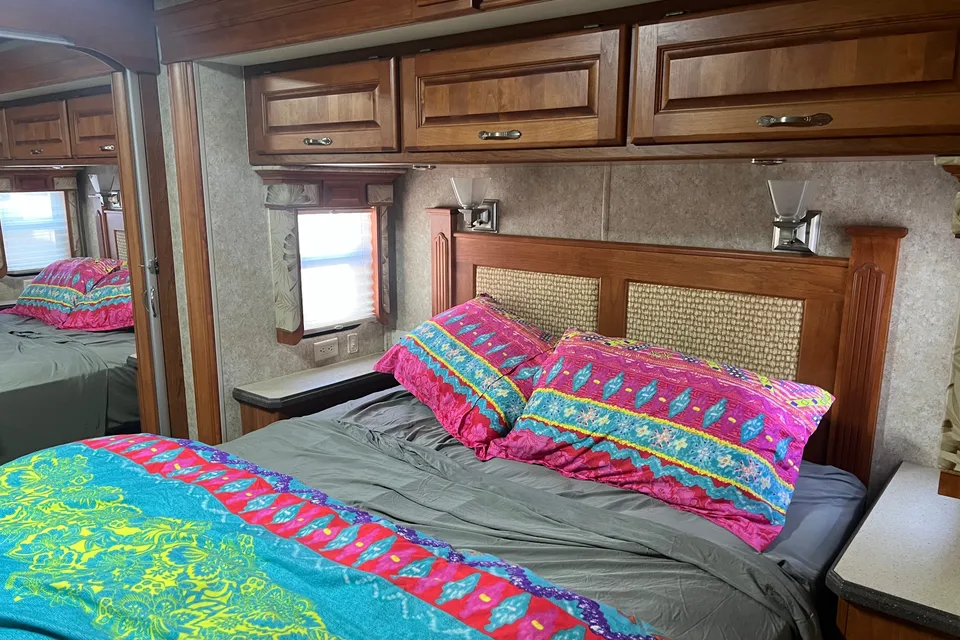 Cliff's Holiday Rambler Monaco Class A