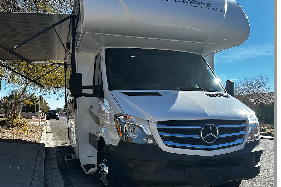 Mercedes Benz Sprinter Forest River Sunseeker 2400S