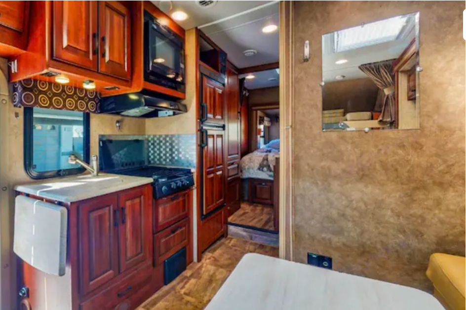 Mercedes Benz Sprinter Forest River Sunseeker 2400S