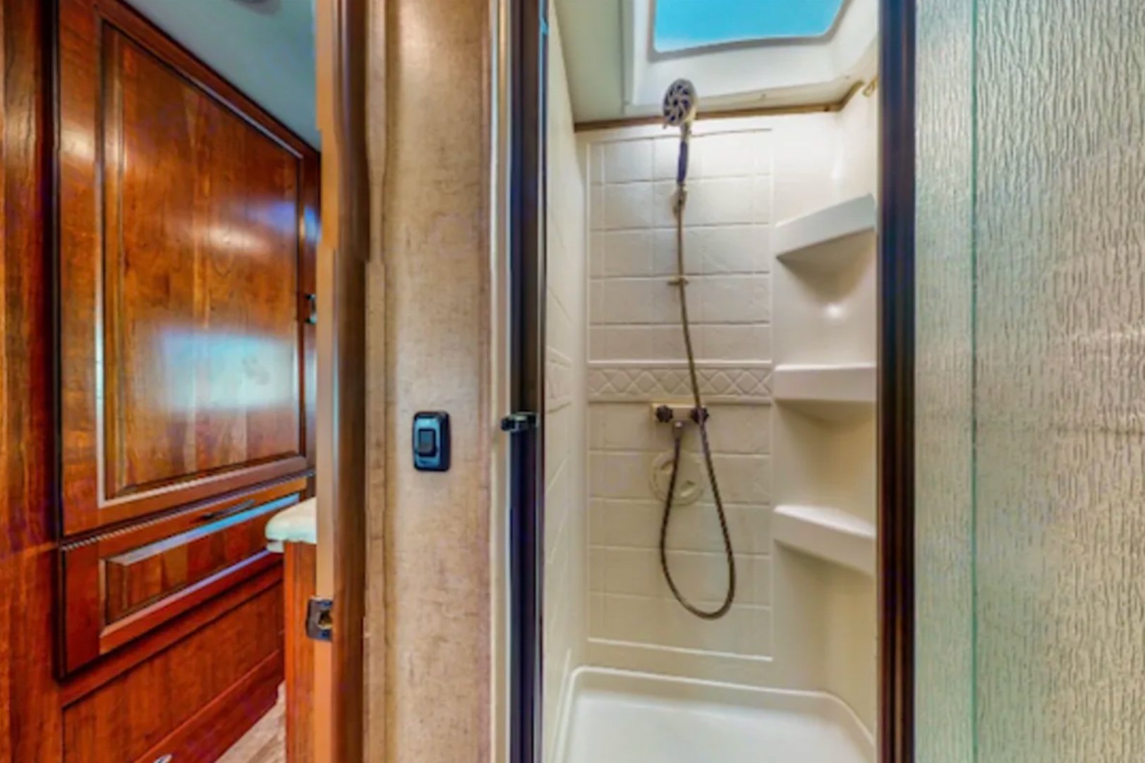 Mercedes Benz Sprinter Forest River Sunseeker 2400S