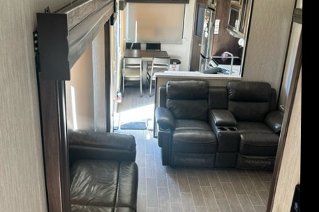 2019 Forest River RV Cherokee Arctic Wolf 305ML6 Fifth Wheel