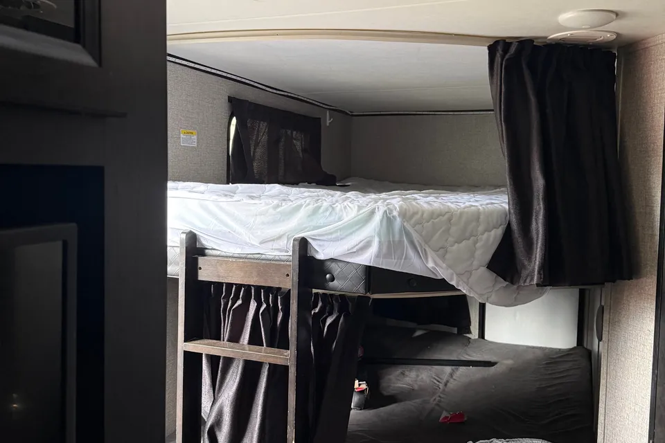 M&A Jayco Jayfeather 24BH Travel Trailer