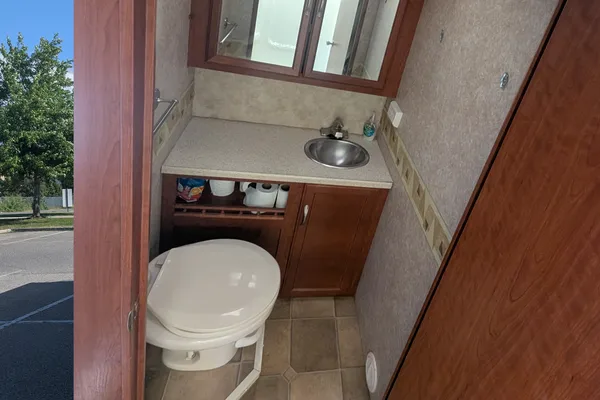 Nature of the Bear's 29ft motorhome 29E Class C