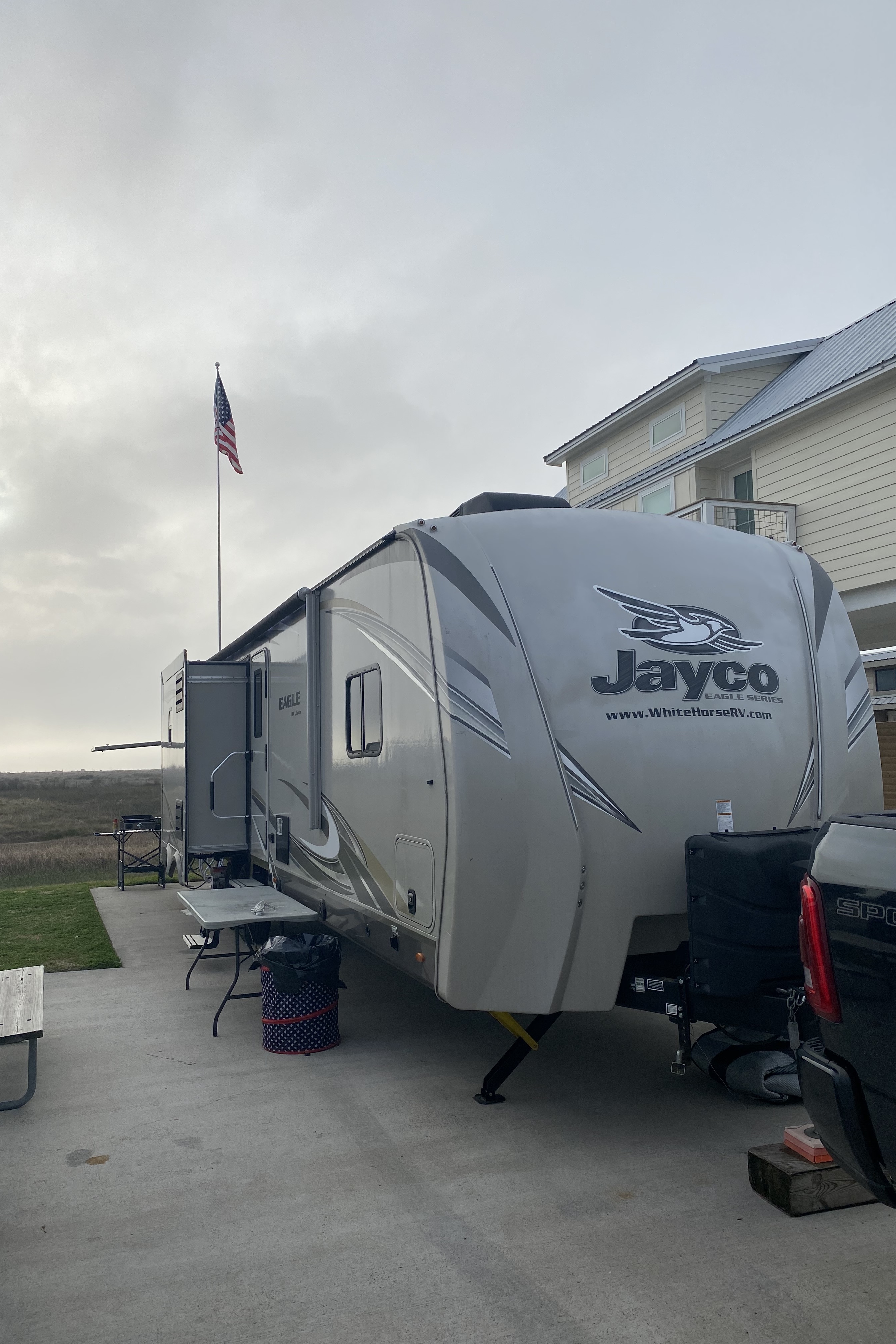 Dale's Jayco 324BHS Travel Trailer
