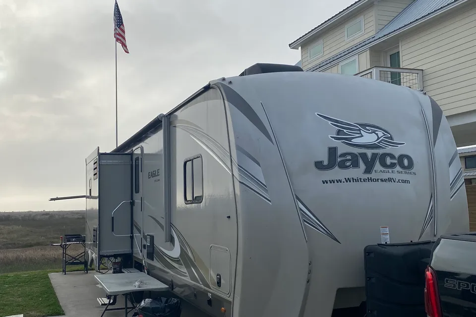 Dale's Jayco 324BHS Travel Trailer