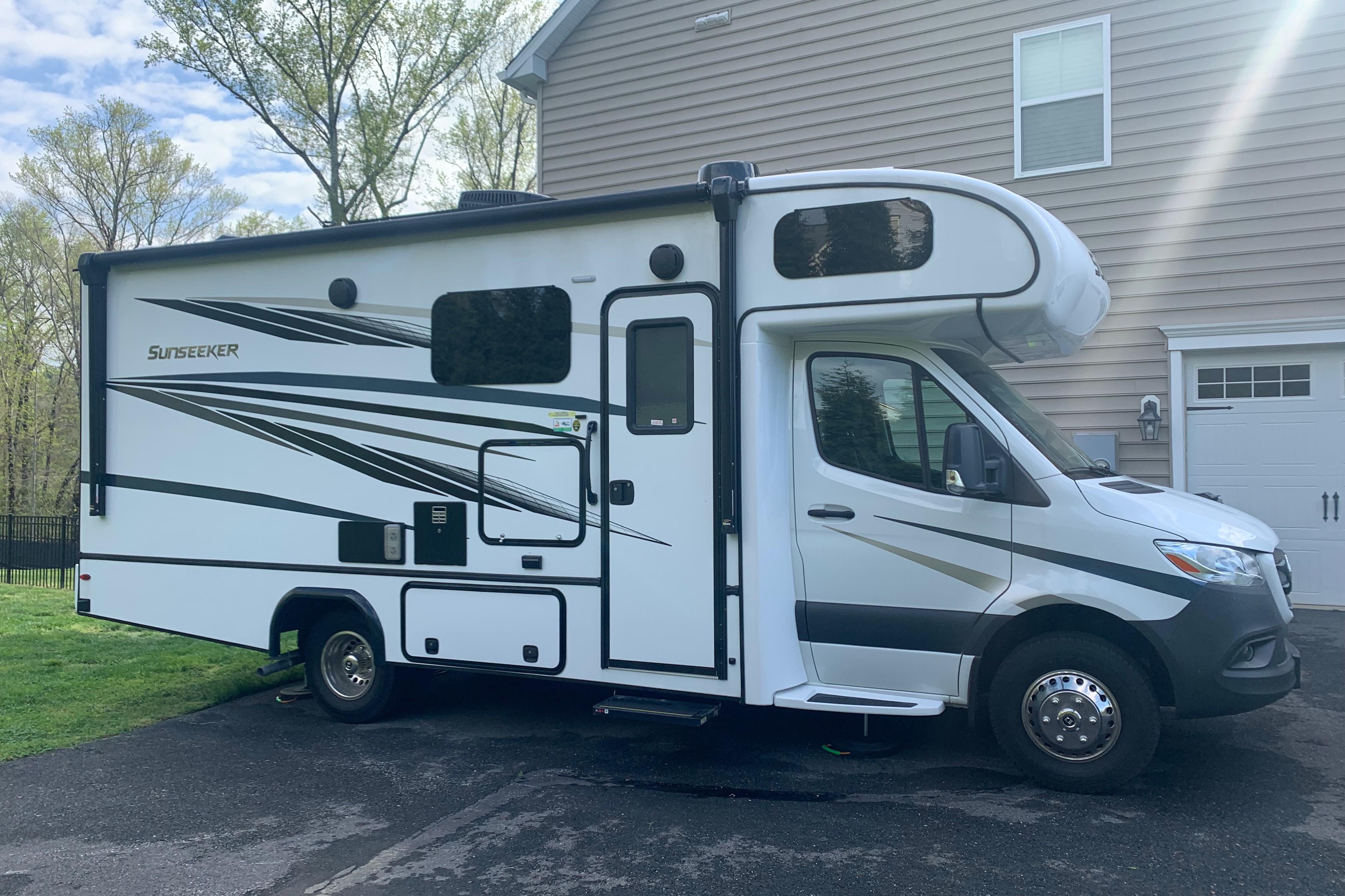 Forest River Sunseeker 2400b Class C with ALL the Comforts of HOME