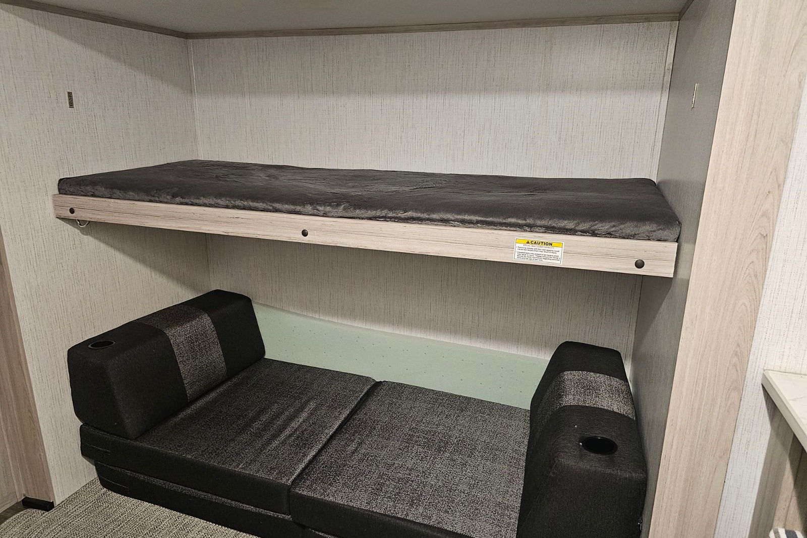 Samuel's Cruiser RV Shadow crusier 325BHS Travel Trailer
