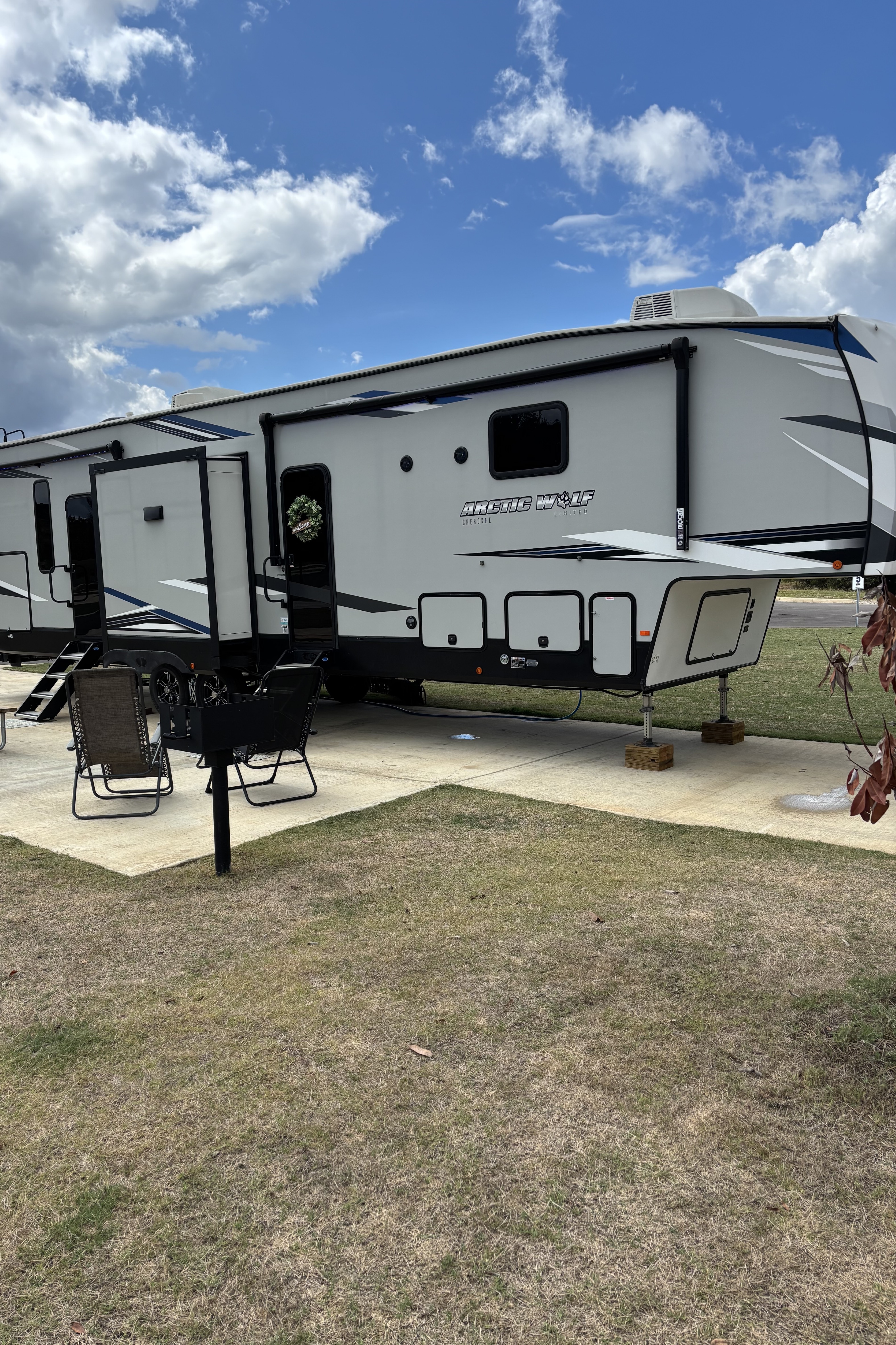 The Rolling Condo ** New Listing**