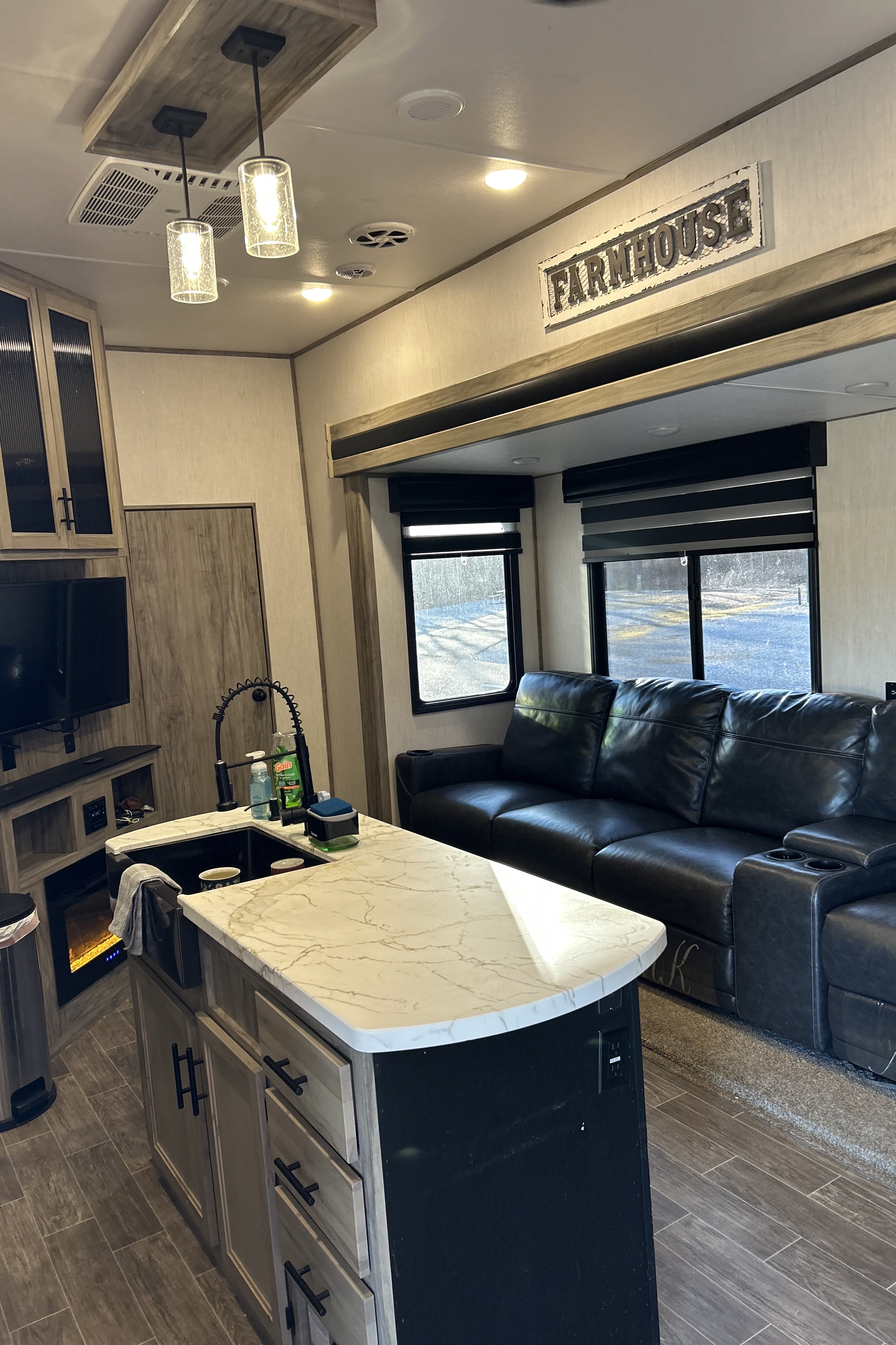 The Rolling Condo ** New Listing**