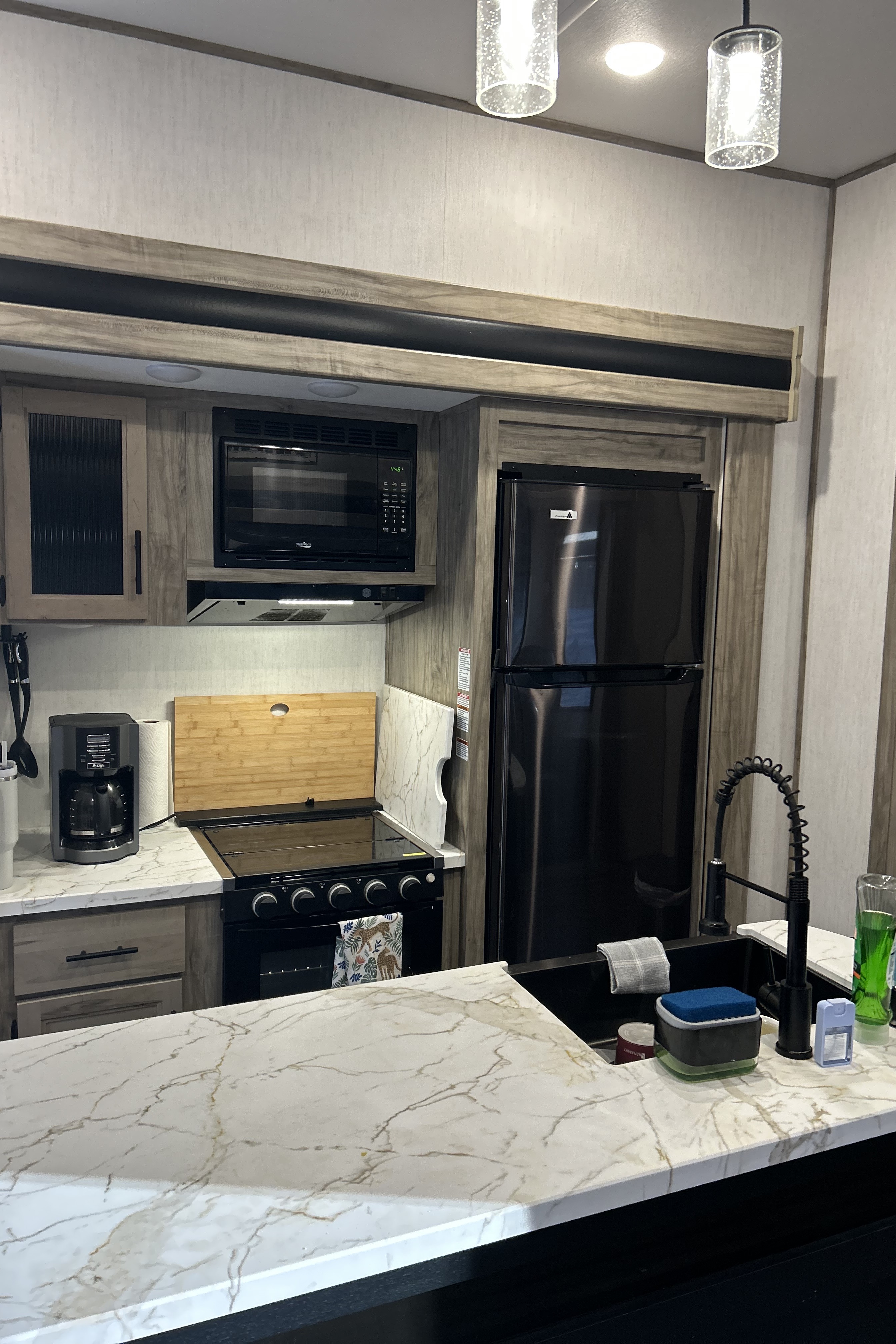 The Rolling Condo ** New Listing**