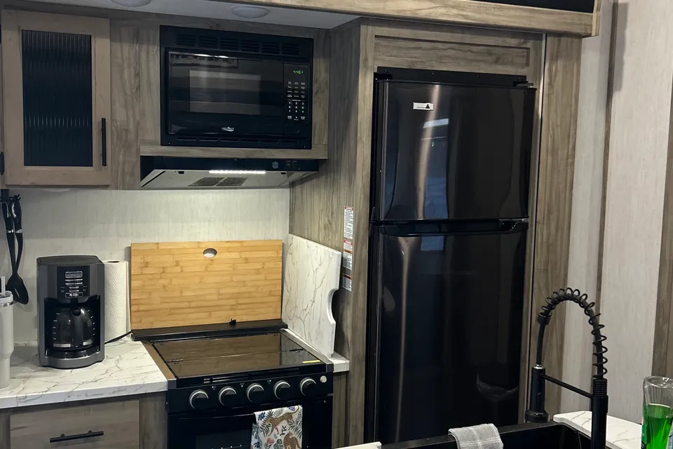 The Rolling Condo ** New Listing**
