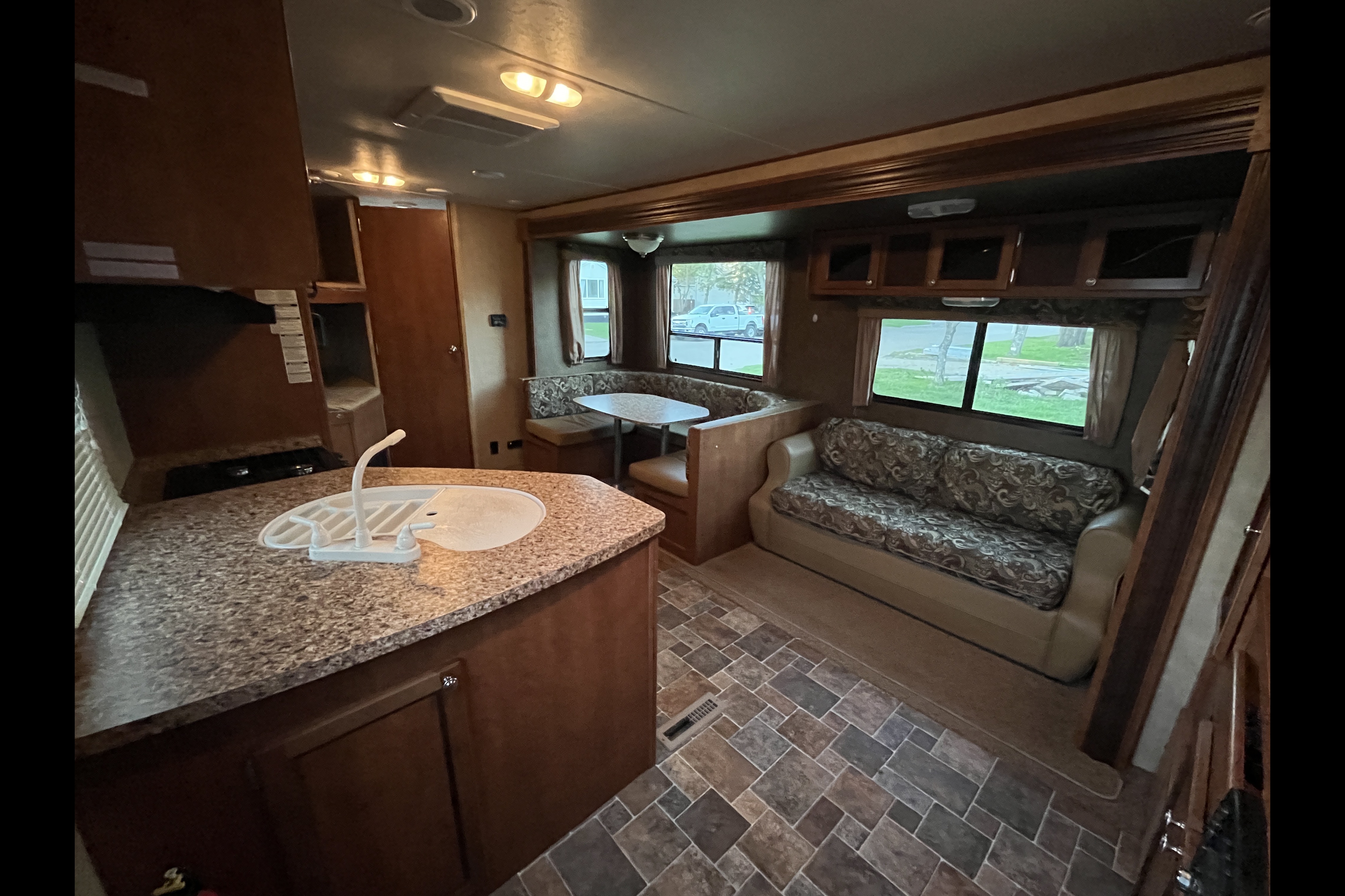 2014 Shasta Revere 27BH Travel Trailer