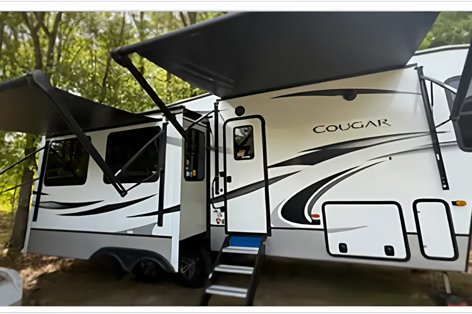 Luxe 2021 Cougar Cove 5th Wheel