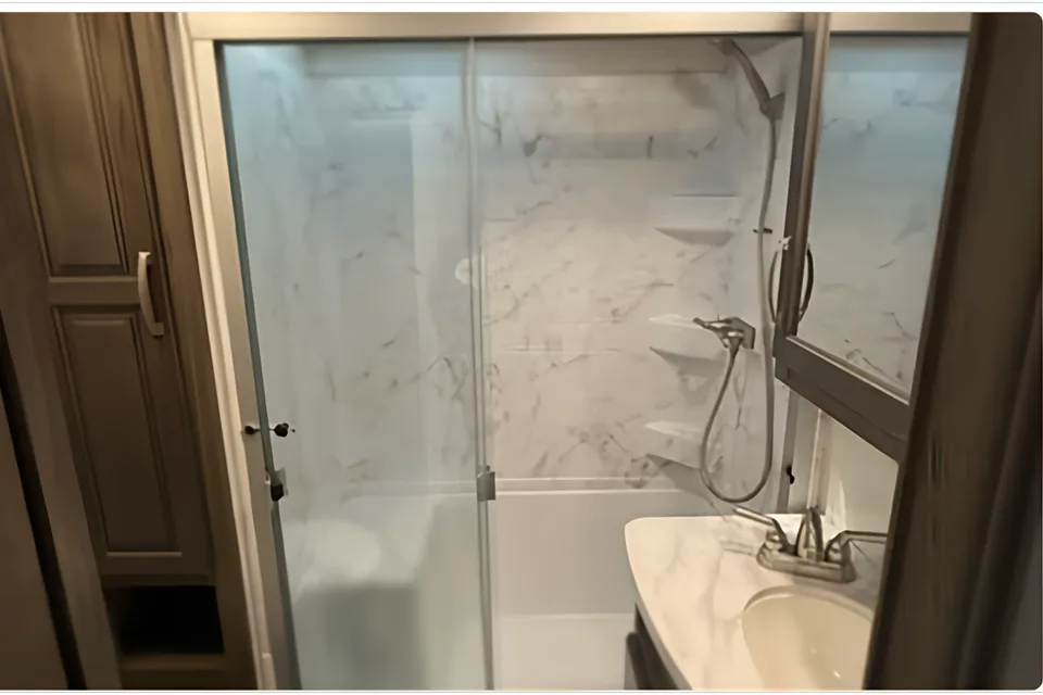 Luxe 2021 Cougar Cove 5th Wheel