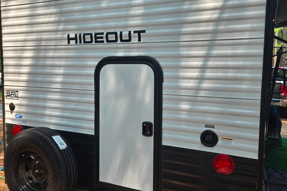 Jason's Keystone Hideout Cozy Family RV