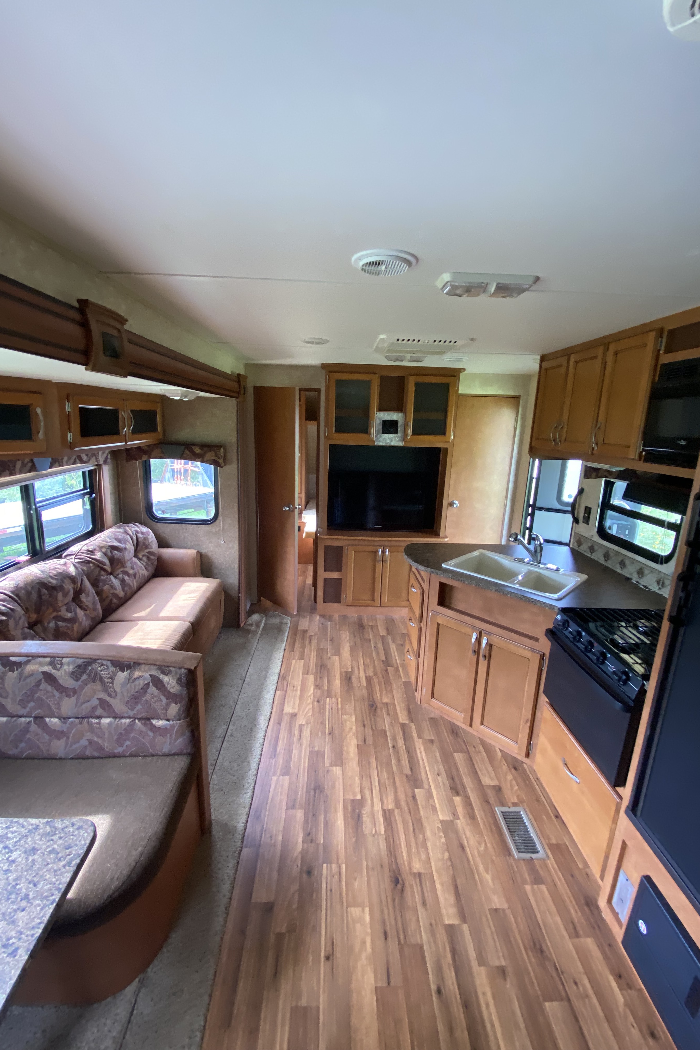 Kawartha RV Rentals Gulf Stream Kingsport Travel Trailer