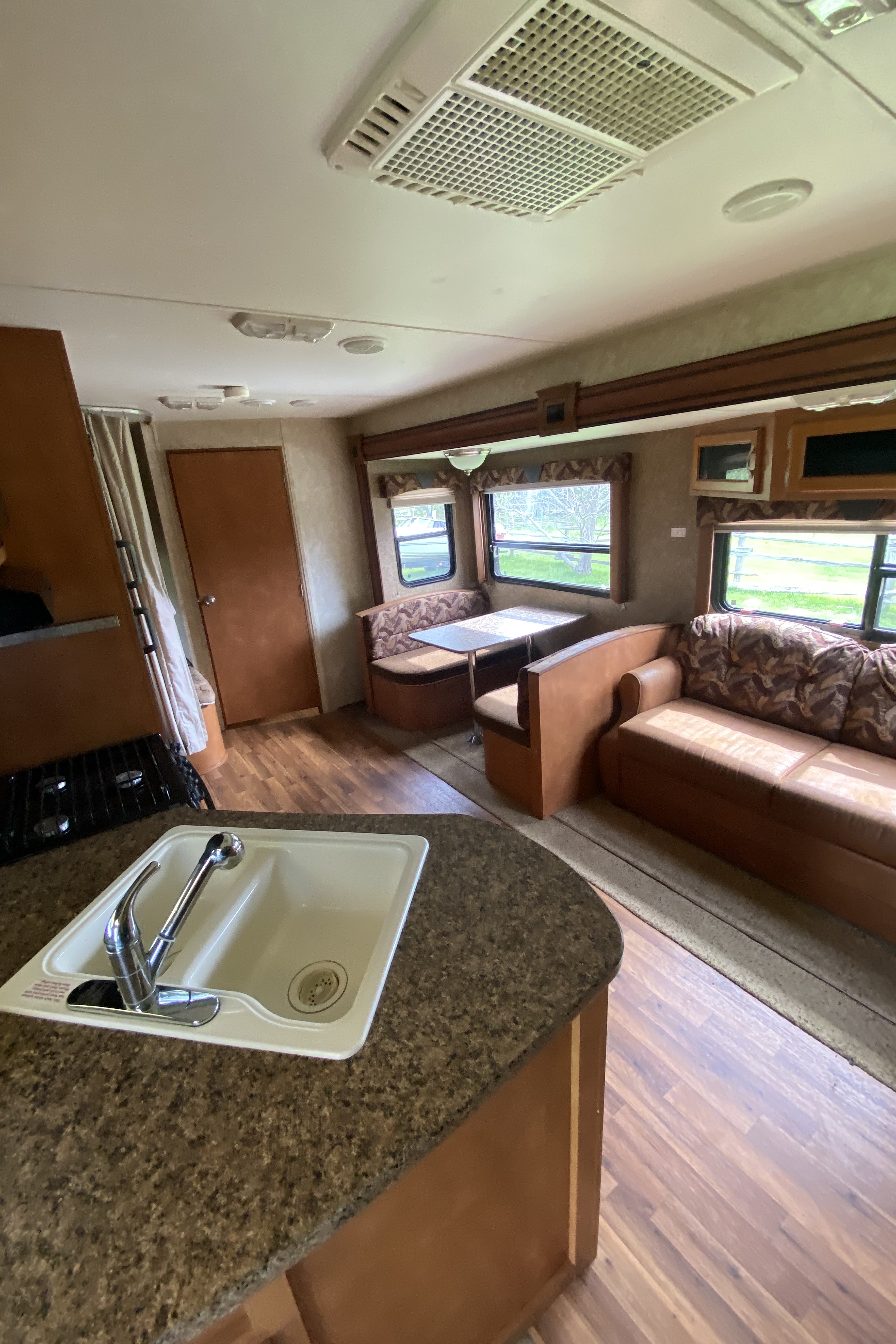 Kawartha RV Rentals Gulf Stream Kingsport Travel Trailer