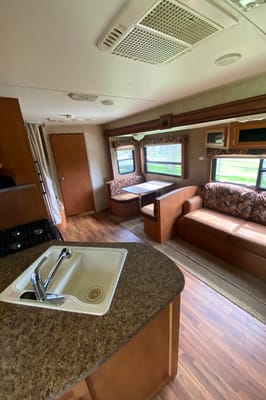 Kawartha RV Rentals Gulf Stream Kingsport Travel Trailer
