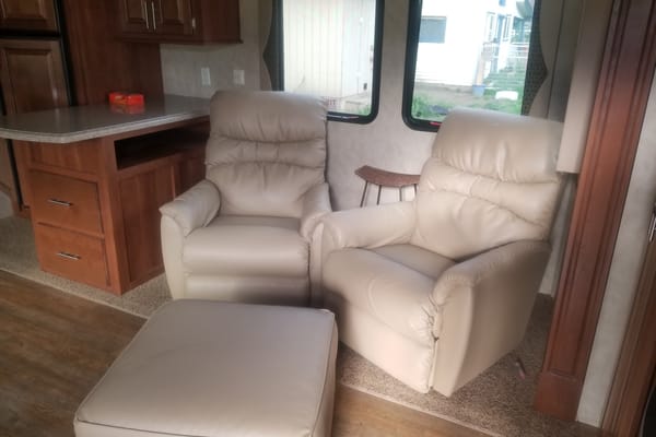 Forest River Silverback 33RK Fith Wheel Travel Trailer