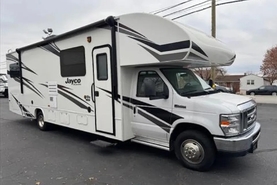 10-Person Jayco Redhawk 31F Vacation