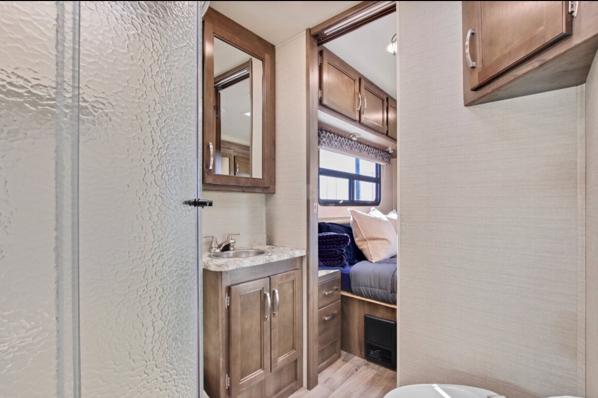 10-Person Jayco Redhawk 31F Vacation