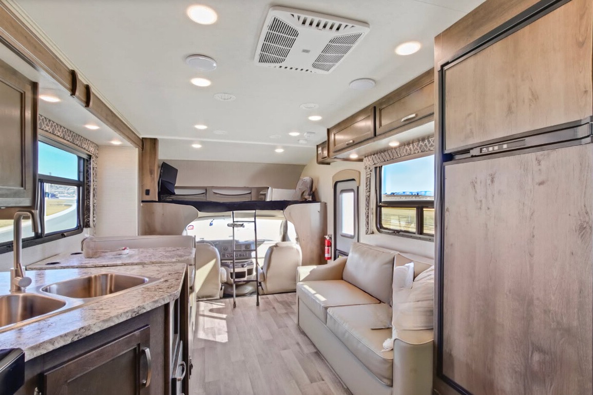 10-Person Jayco Redhawk 31F Vacation